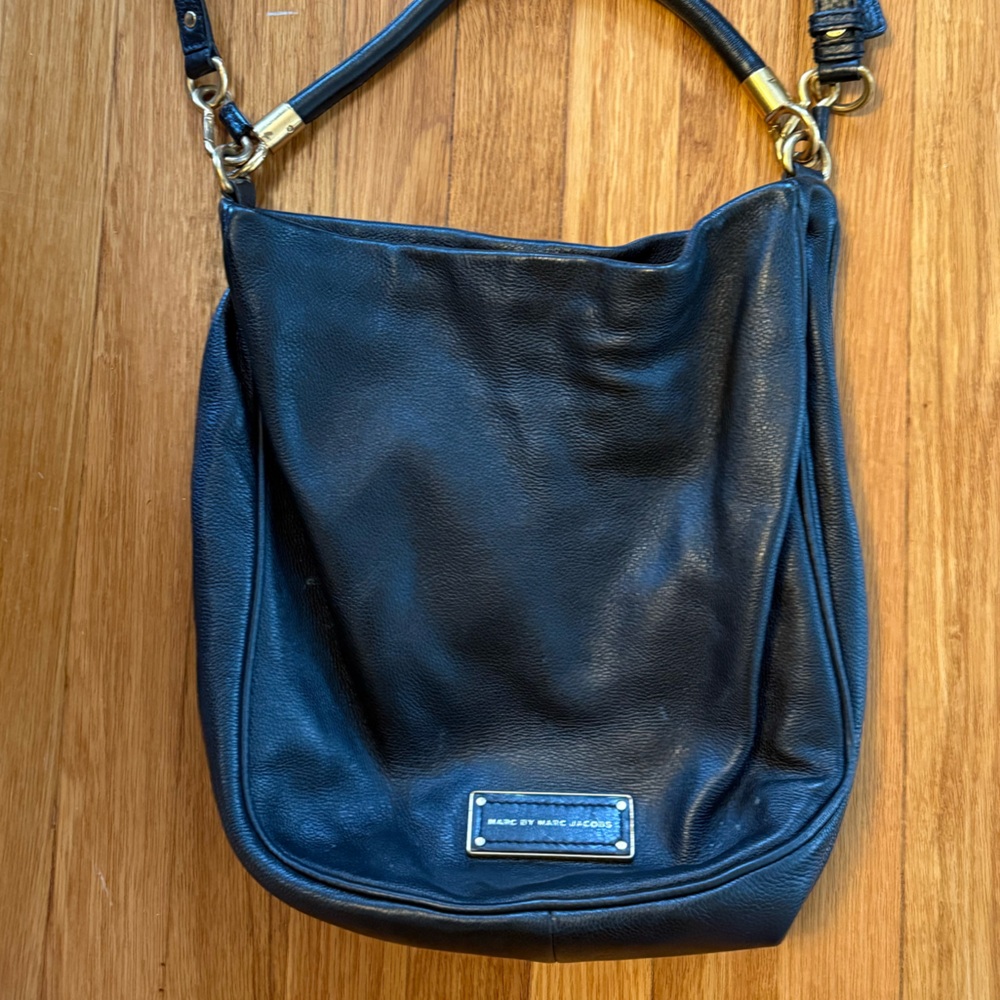 Black Leather Hobo Bag with Slouchy Design
